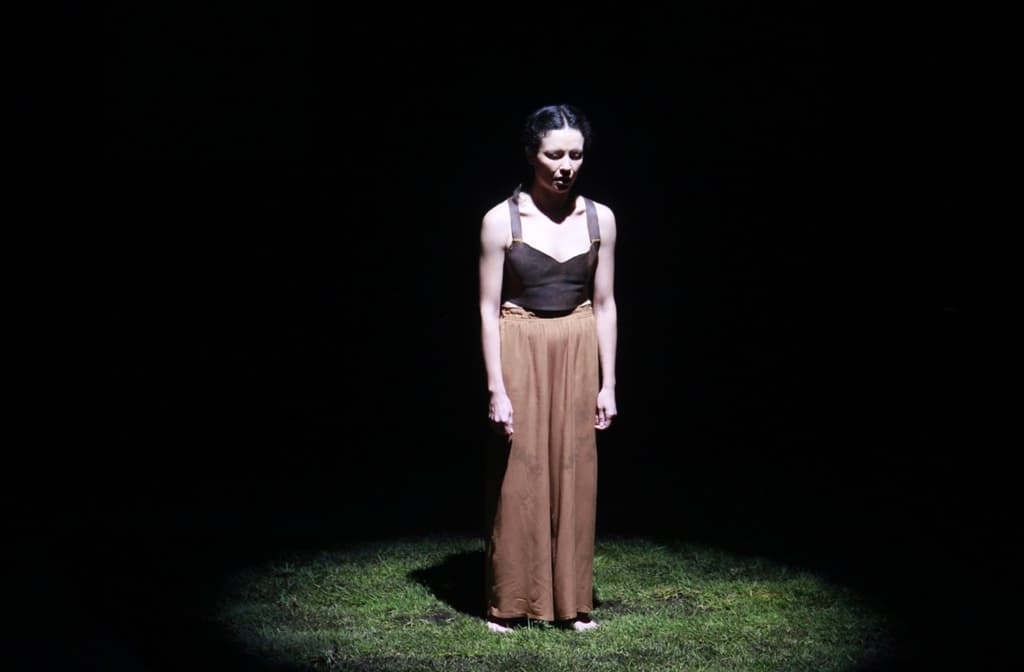 Silvestre: obra de teatro en CDMX que explora lo salvaje y lo humano | Teatros CDMX | Foto: Teatros CDMX