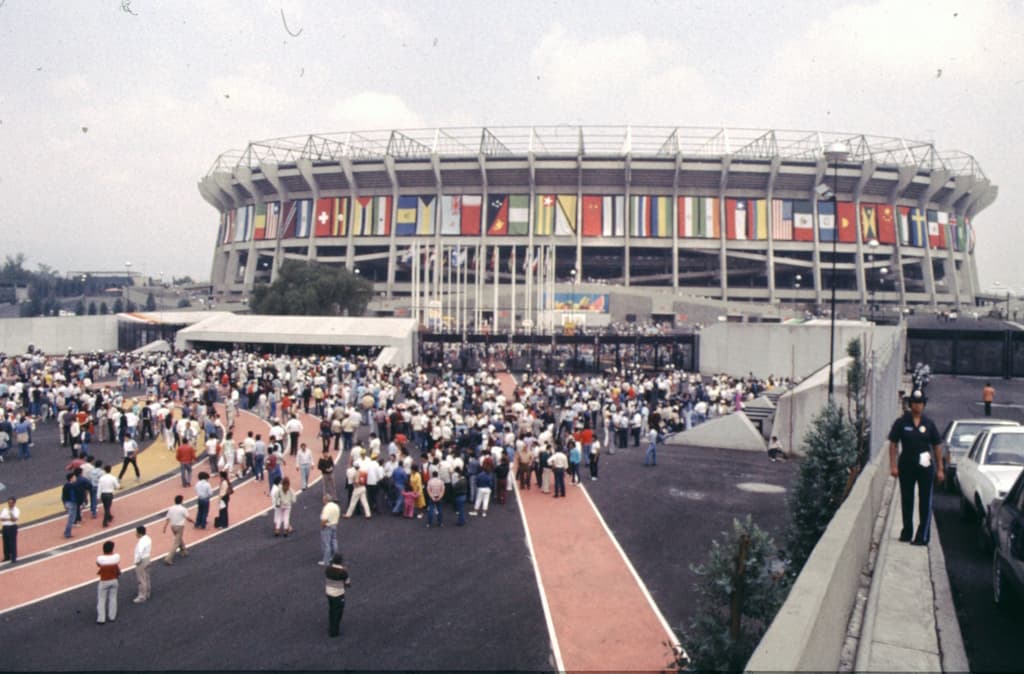 Mexico_stadium_1986