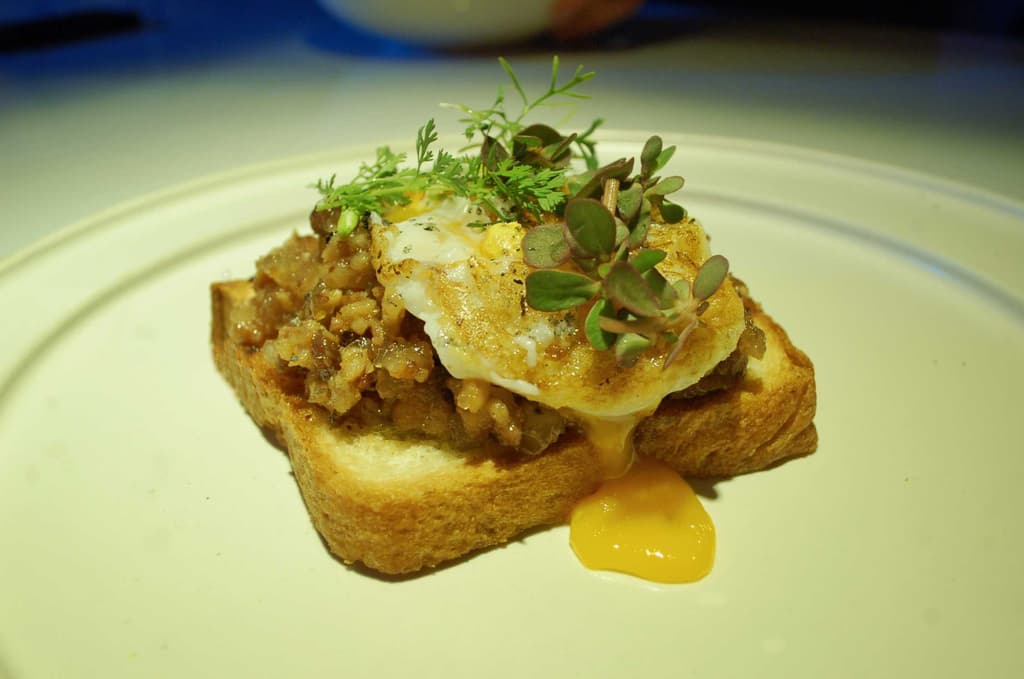 Esta papada de cerdo con huevo, dice veeeen