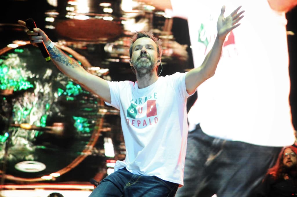 vive-latino-pau-dones-jarabe-palo