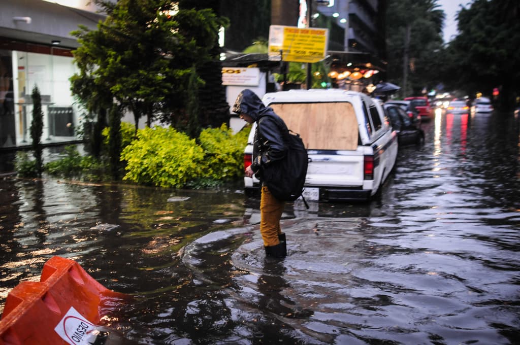 Memes Lluvia Polanco