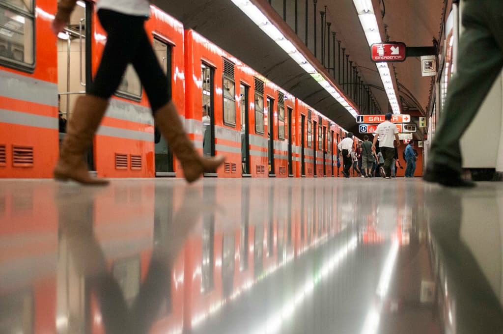 Metro Refinería