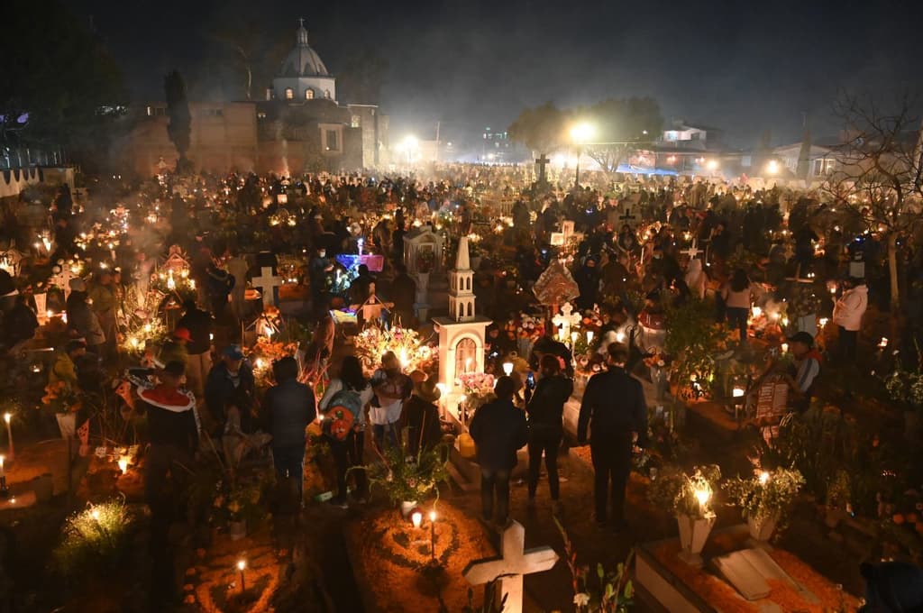Día de muertos en los panteones