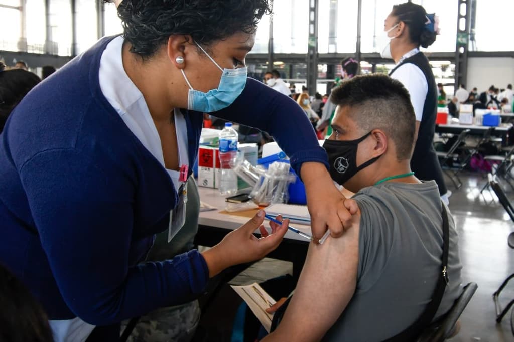 inició la vacunación de 40 a 49