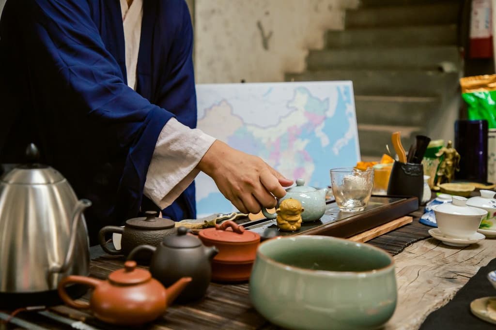 Opciones de té y talleres para saber cómo prepararlo.