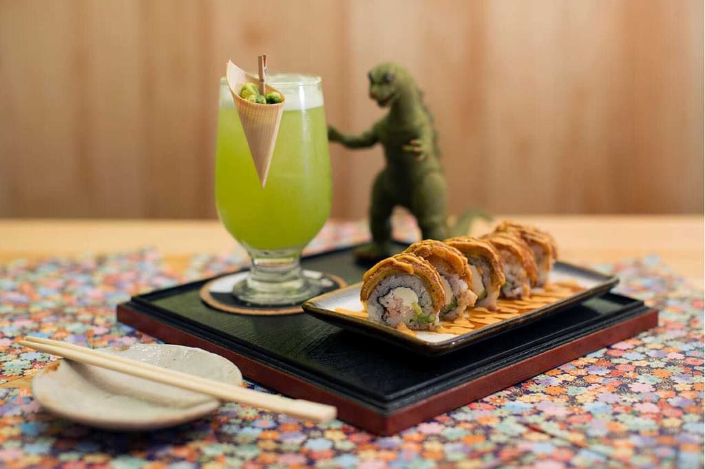 Trago Godzilla de Kaito Izakaya