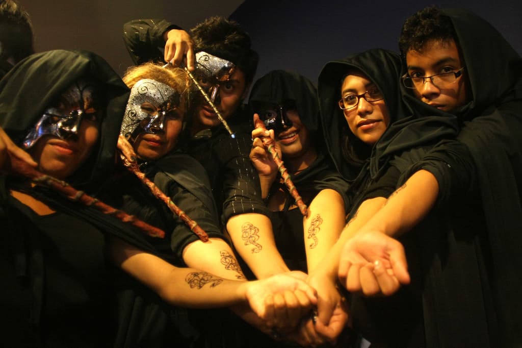 Lectores mexicanos de Harry Potter intentan un hechizo