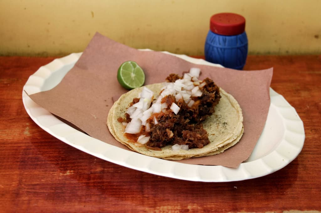 Taquito de chicharrón prensado