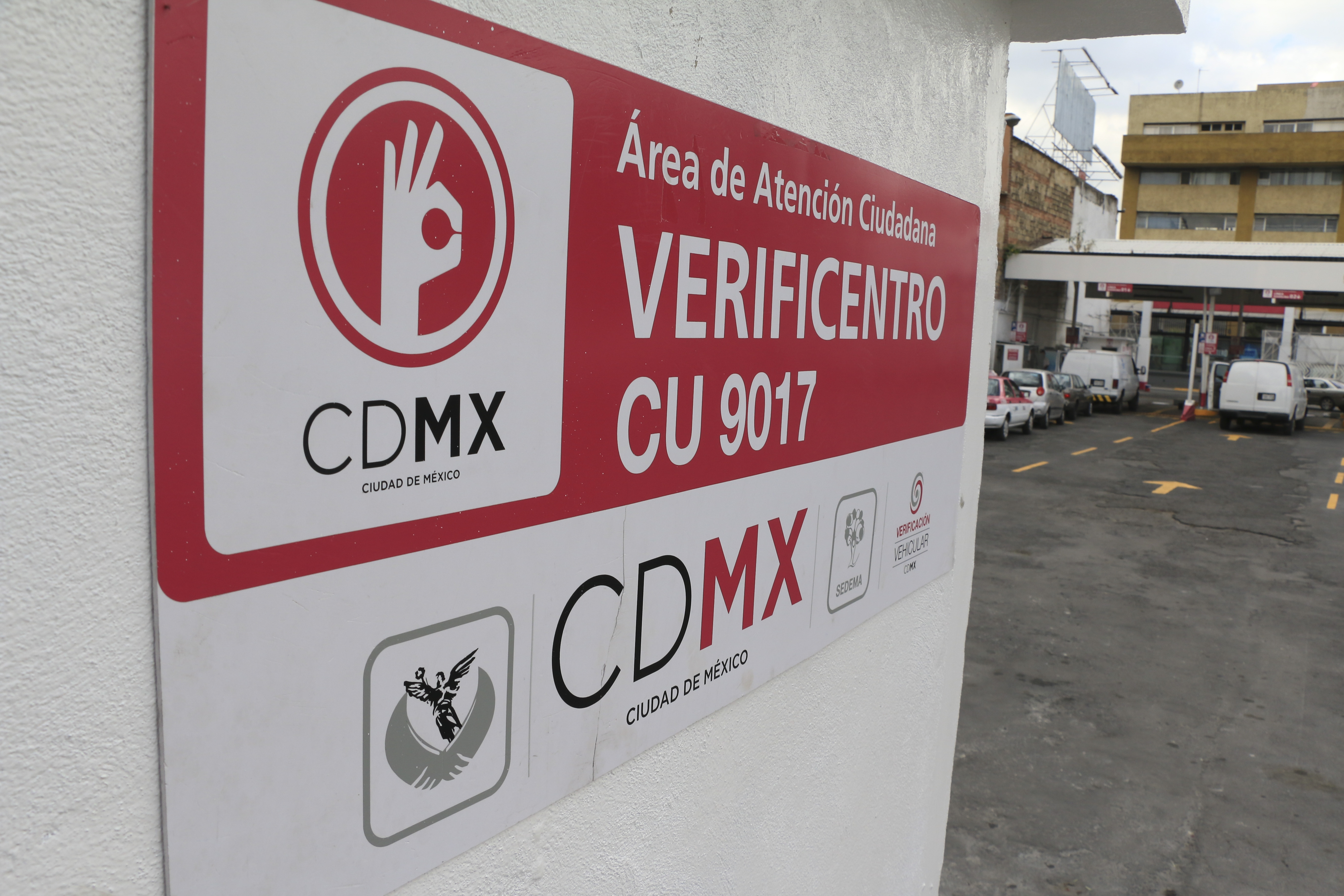 revisión de llantas en la verificación
