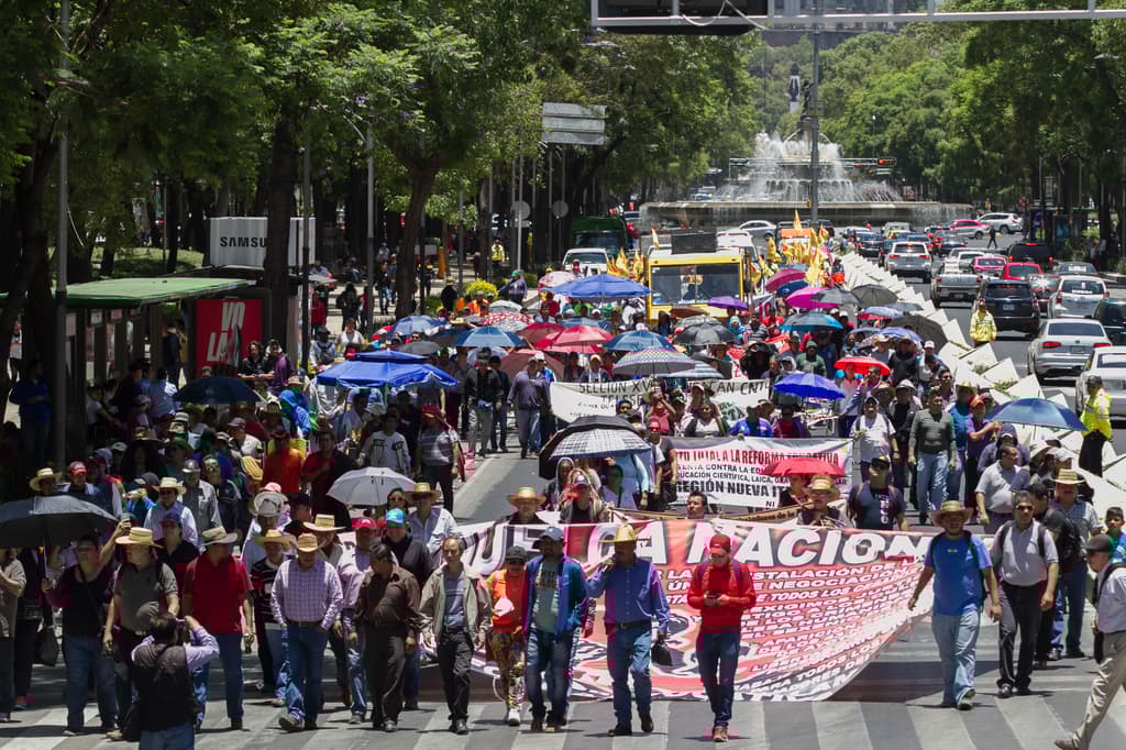 suspender la reforma educativa