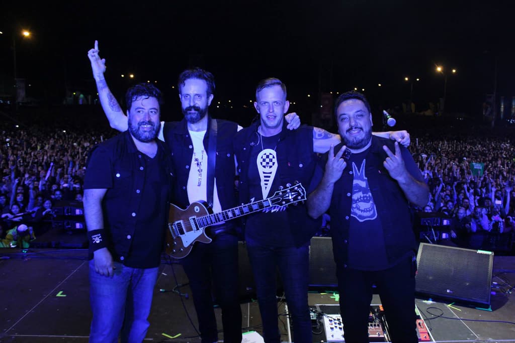 nuevo video en vivo molotov