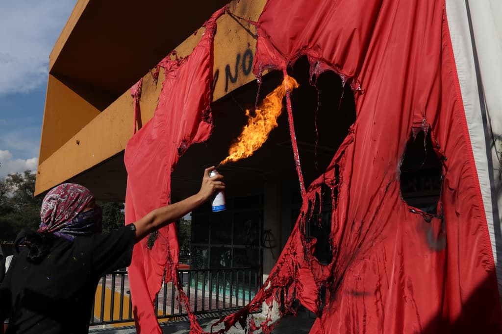 Bandera en la UNAM