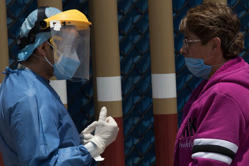 que hacer si tienes síntomas de COVID-19