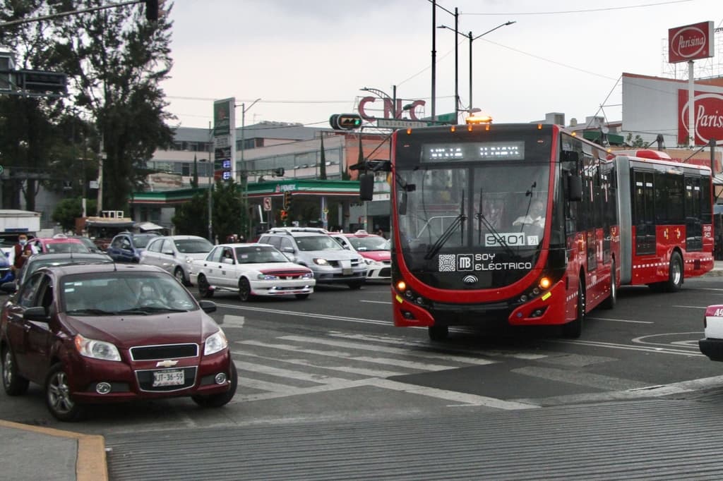 sanciones por invadir carril del Metrobús