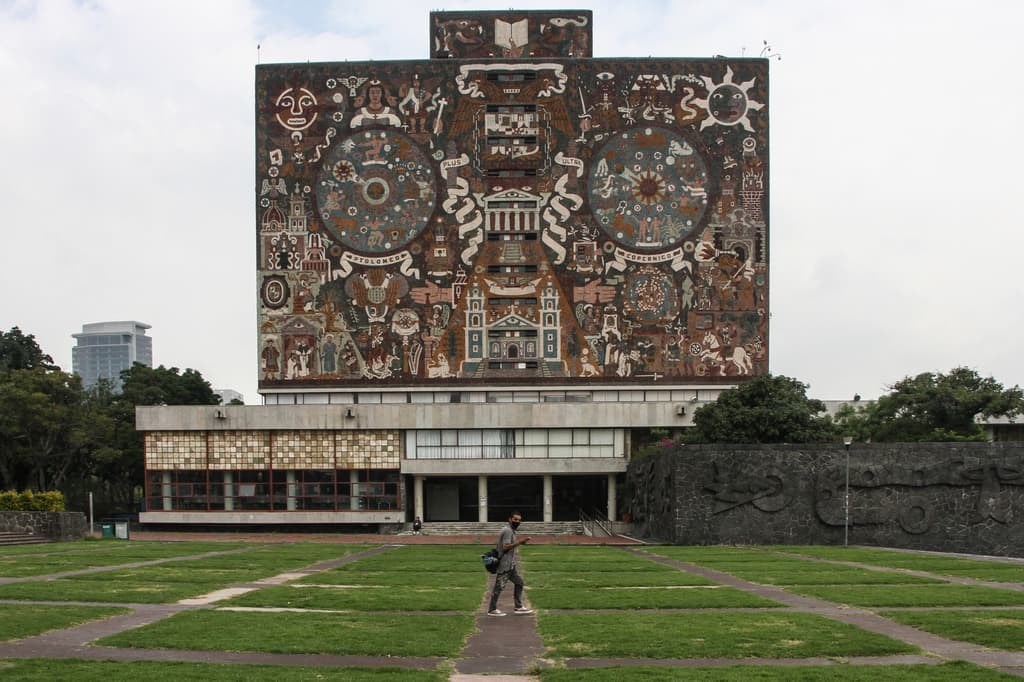 vacunación a maestros de la UNAM