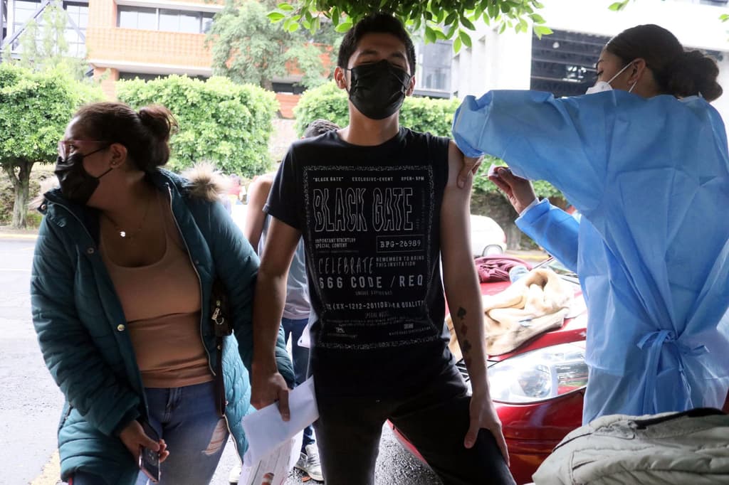 vacunación a jóvenes en Cuajimalpa