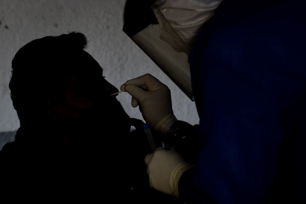 ilegal que te obliguen a pagar por una prueba covid