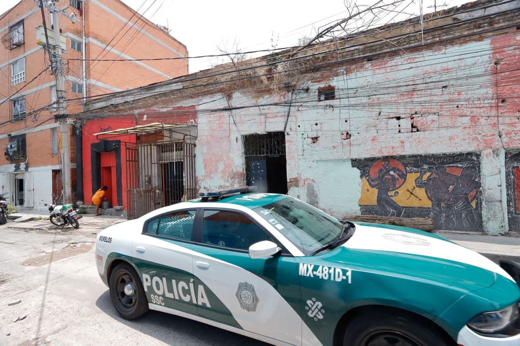 Imagen ilustrativa: Una patrulla en el barrio de Tepito vigila una casa donde se registró un asesinato. Este 13 de enero, ocurrió una balacera y una persona murió. Foto: FOTO: Rogelio Morales/CUARTOSCURO.COM