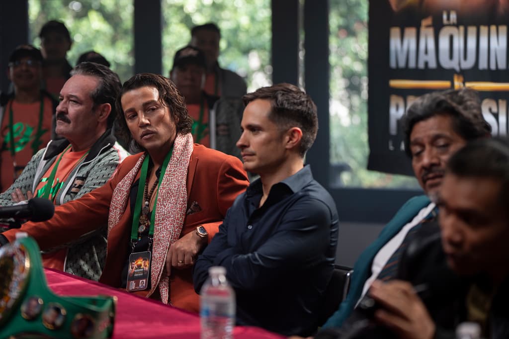 Gael García y Diego Luna en La Máquina, una serie sobre boxeo, derrotas y amistad | Foto: Hulu