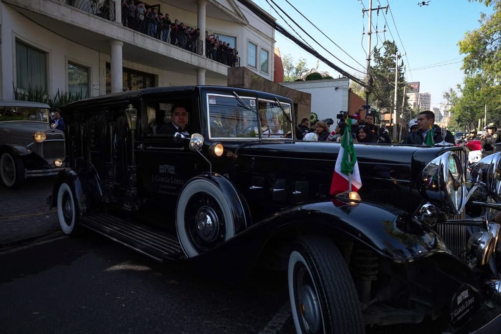 Salida Carroza Silvia Pinal-2