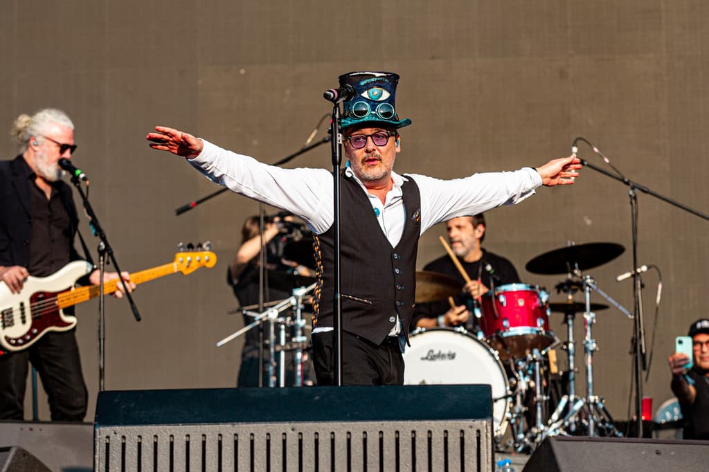 Love Of lesbian Vive Latino 2026