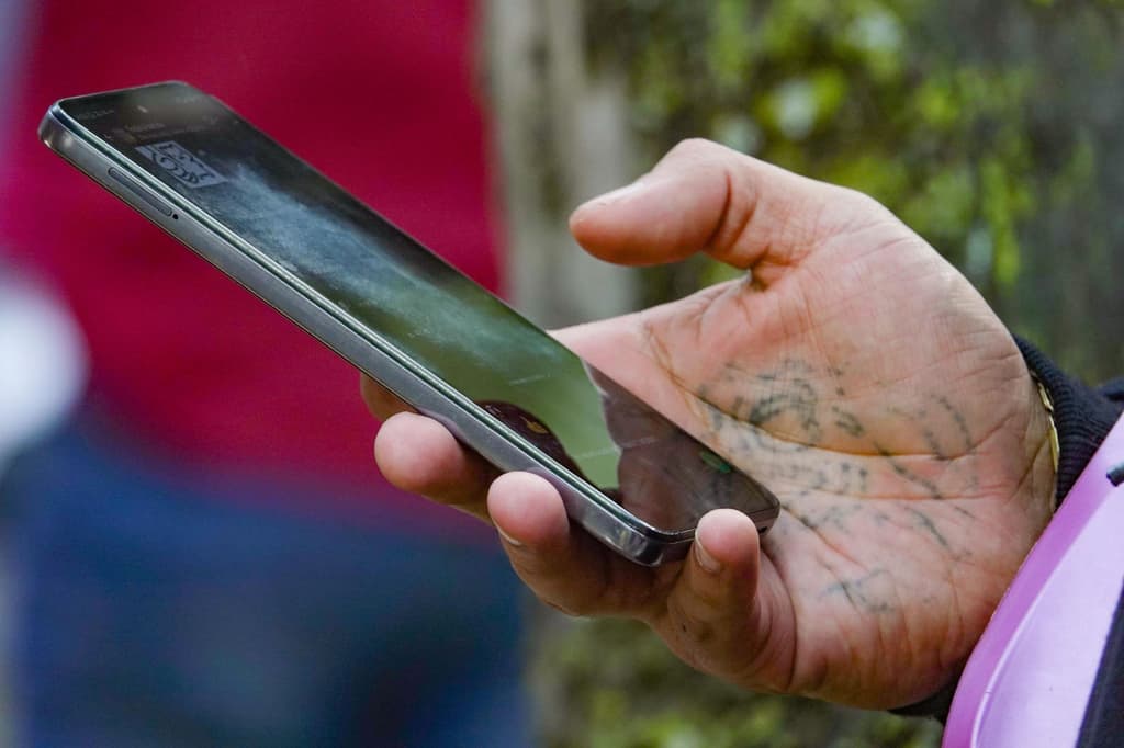 ¿Quién tendrá mis datos al registrar mi línea telefónica de celular? Esto dijo Sheinbaum