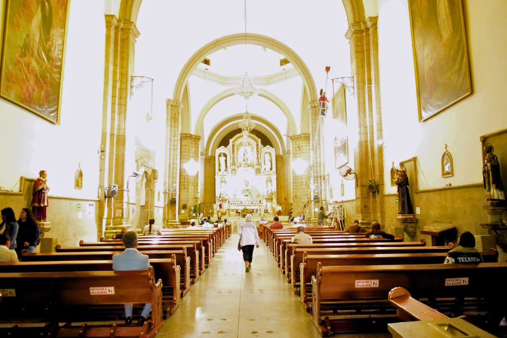 Interior del Templo de San Hipólito CDMX