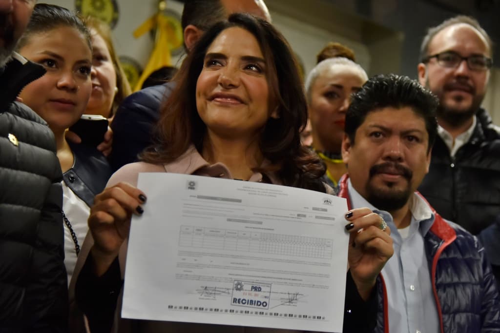 Alejandra Barrales, Armando Ahued y Salomón Chertorivski quieren ser los candidatos a la Jefatura del PRD.