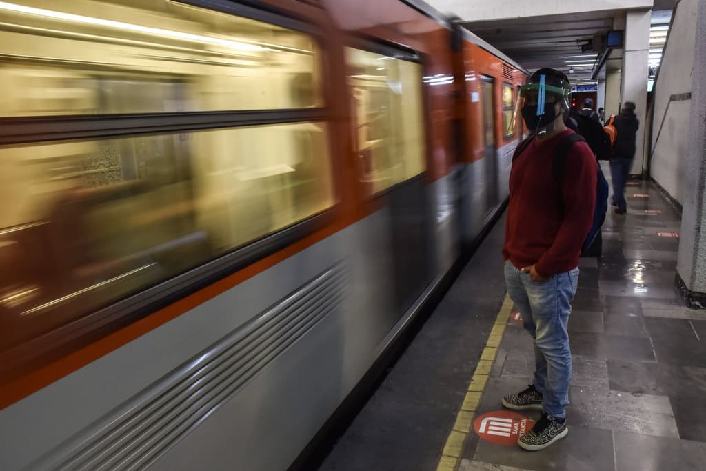 Rescate de un gato en la Línea 2