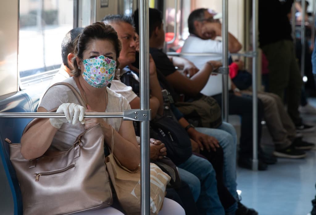 cubrebocas en el transporte público