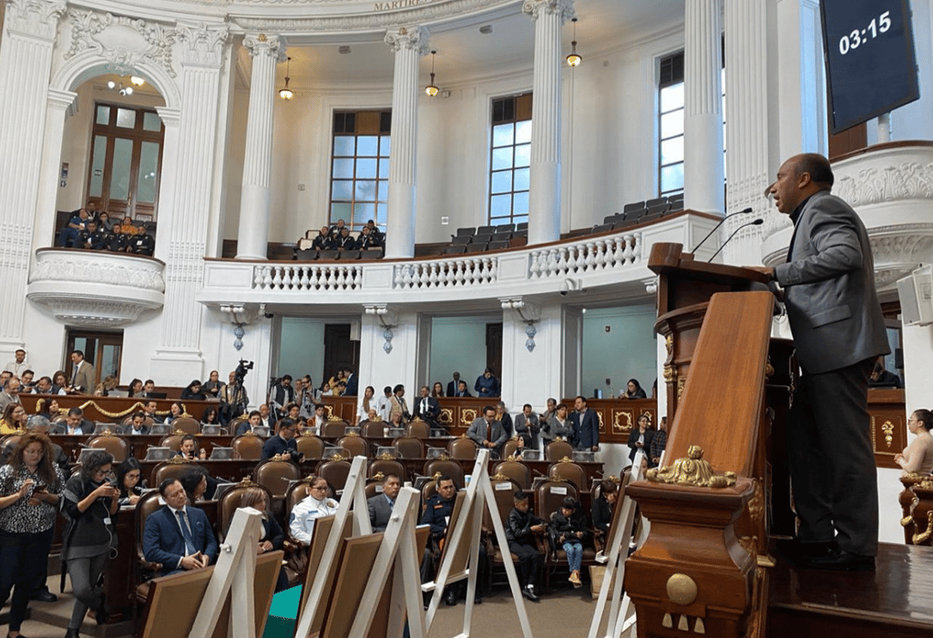 Destitución de tres magistrados