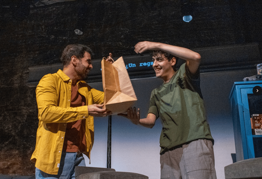 Manual básico de lengua de señas para romper corazones en La Teatrería | Foto: Pinpoint