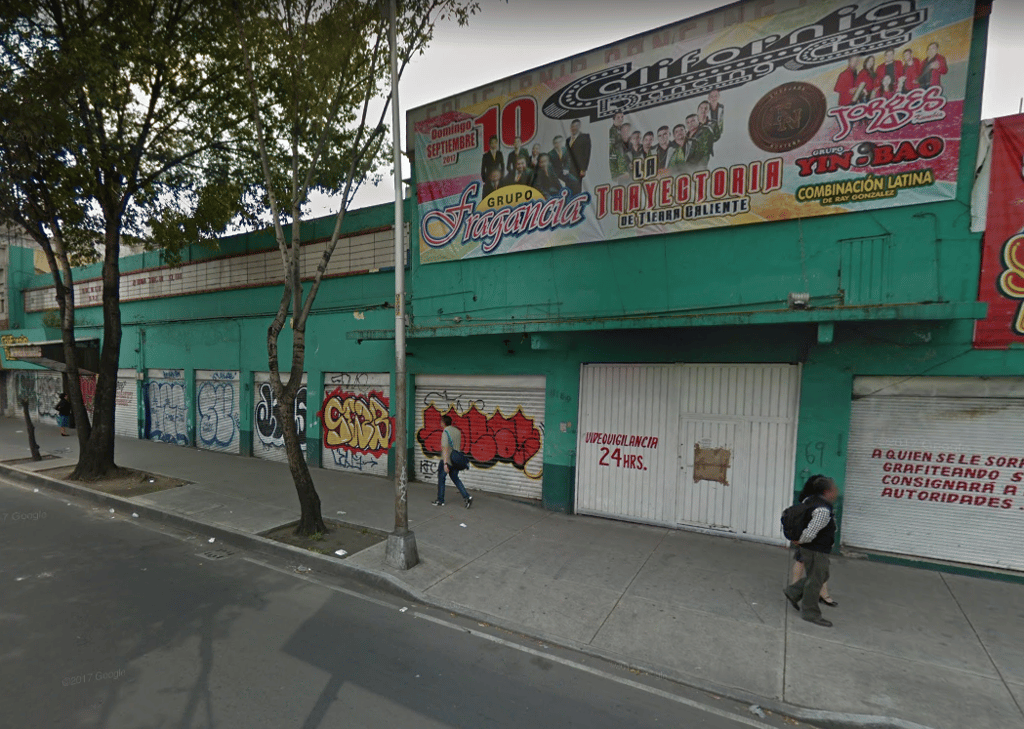 estacionamiento del California Dancing Club