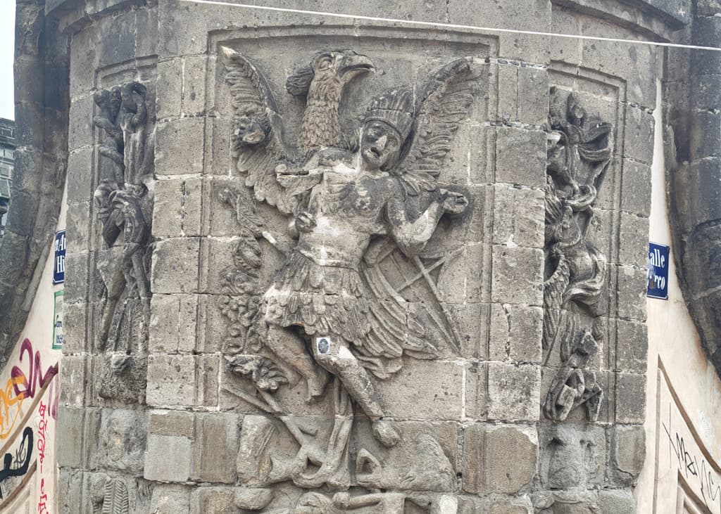 fachada del Templo de San Hipólito