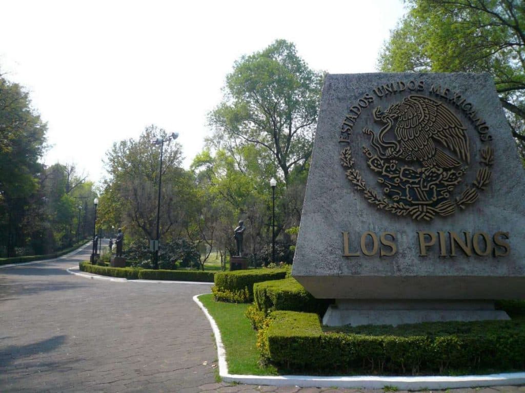 los pinos al publico