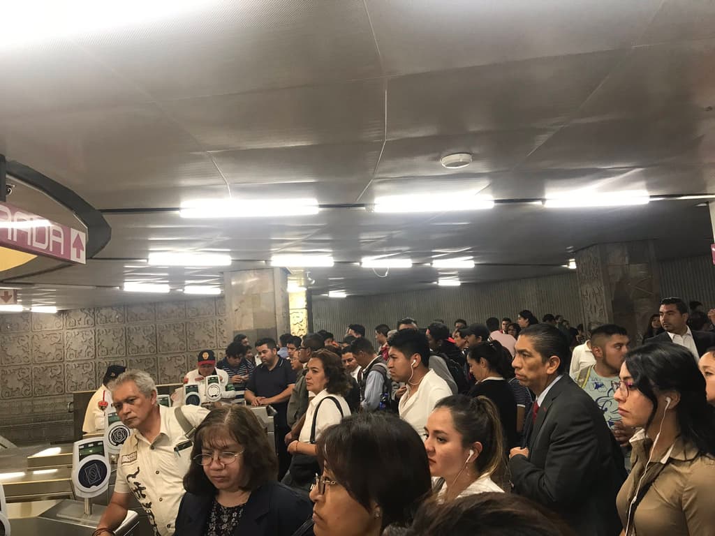 Retrasos en las estaciones de la Linea 1 del Metro