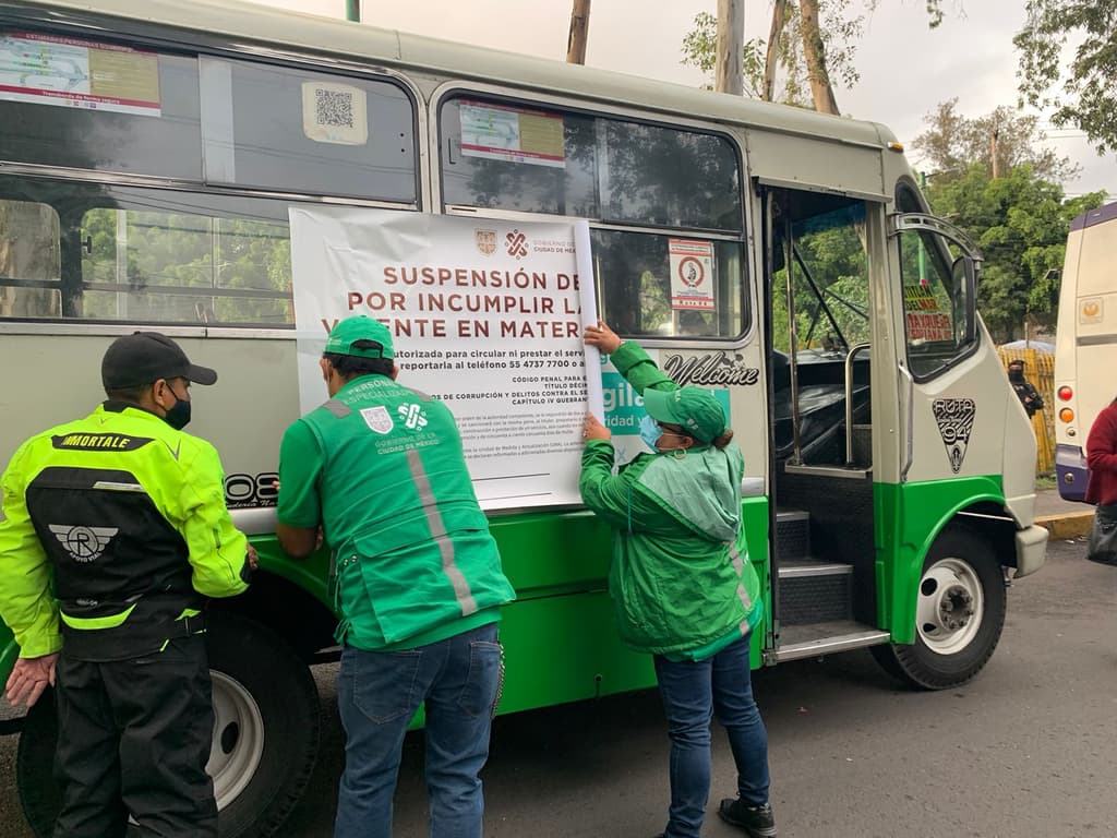 microbuses suspendidos