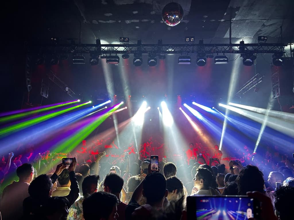 Sonido Gallo Negro fue la banda principal del festival Infierno Tropical.