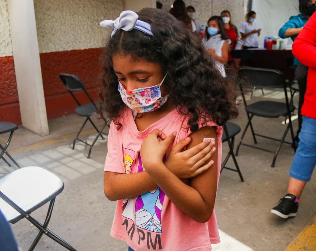vacunación a menores de 8 años en el Edomex