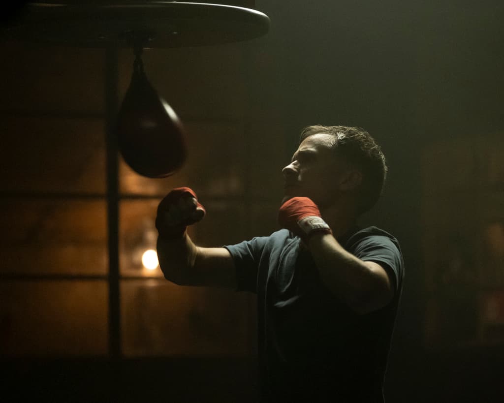 Gael García y Diego Luna en La Máquina, una serie sobre boxeo, derrotas y amistad | Foto: Hulu