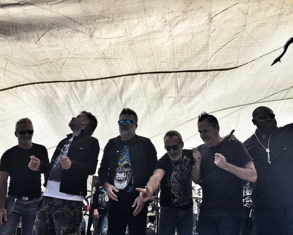 Los Pericos