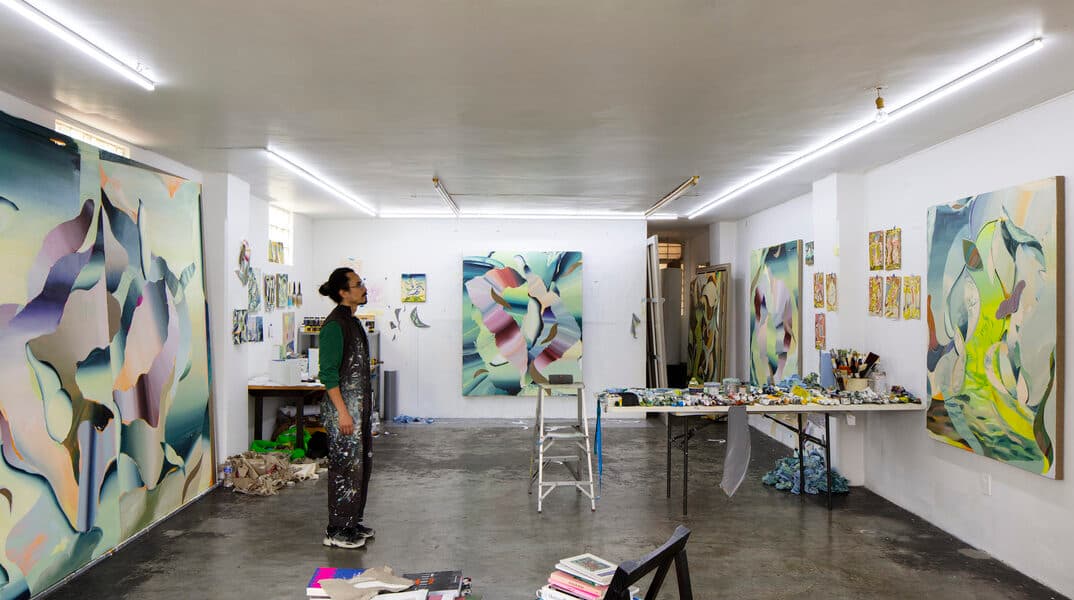 Allan Villavicencio, autor de No hay un centro, expone en El Eco. Fotos: Cortesía Cultura UNAM