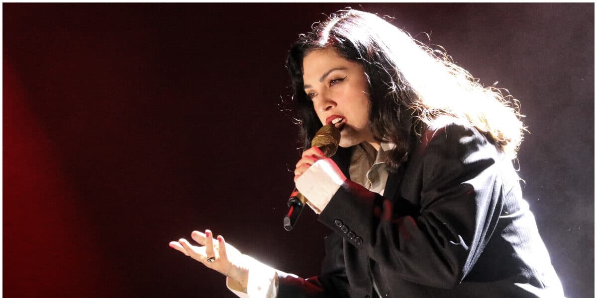 Mon Laferte dará concierto con causa por los damnificados de los incendios en Chile