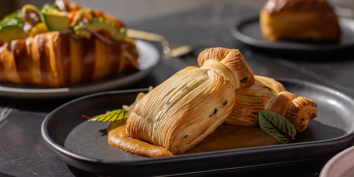 Tamales con croissant en la CDMX