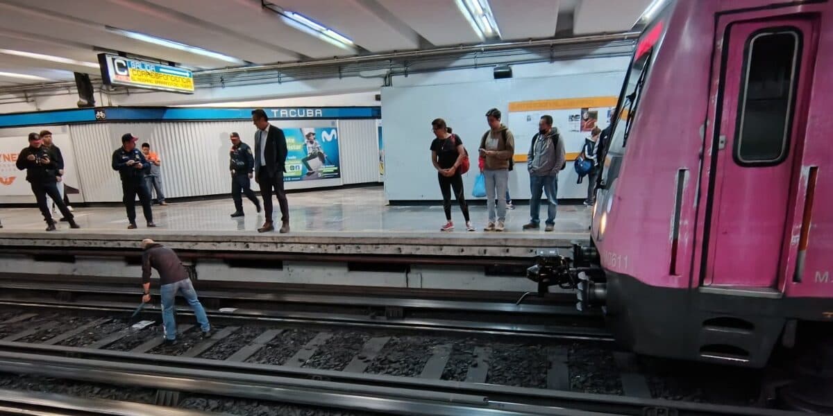 Metro CDMX hoy: corte de energía en la Línea 2