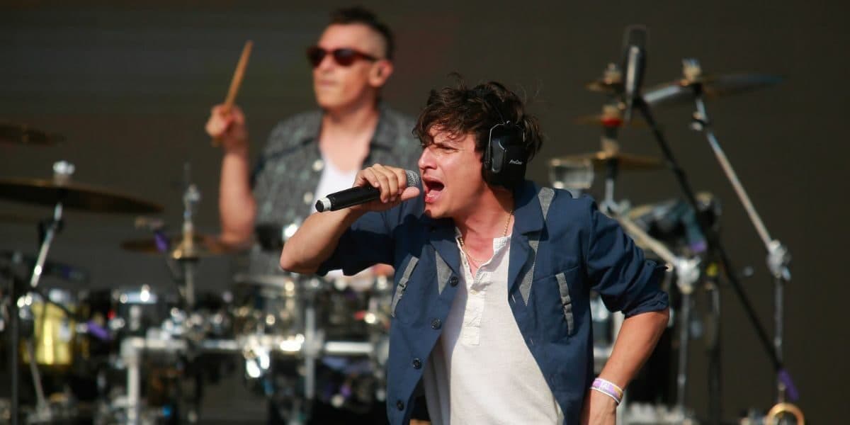 Kinky hace cover disco a El Paso del Gigante.