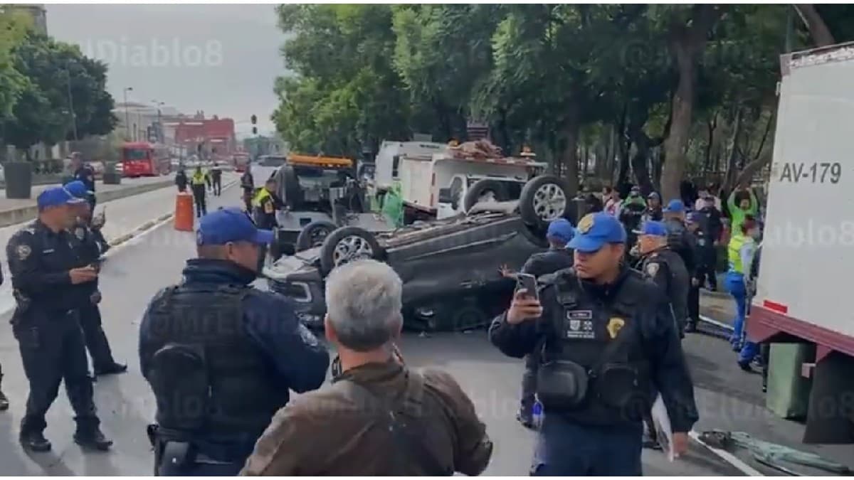 Volcadura de carro en CDMX