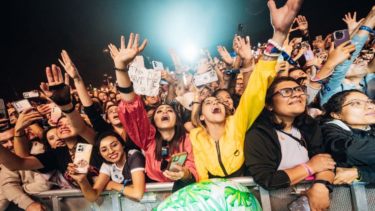 Mujeres asistentes al festival Corona Capital.