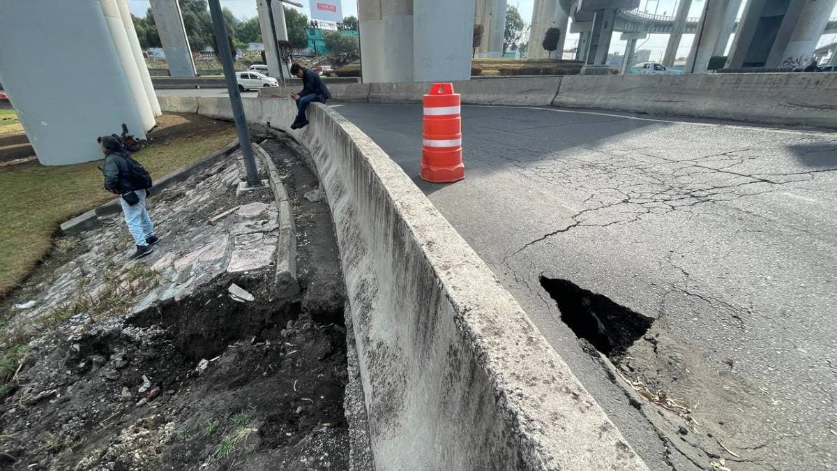 Socavón en el Puente de la Concordia