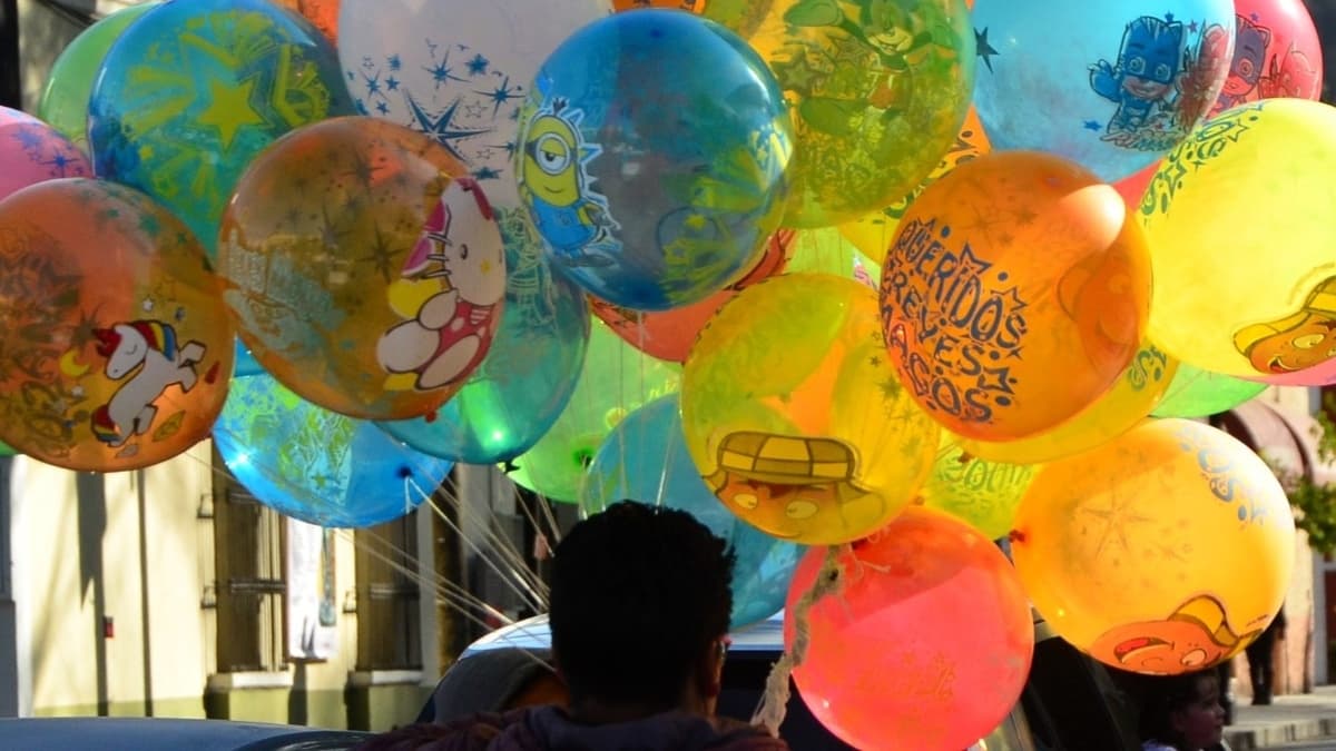 Los globos representan una fuente de Día de Reyes